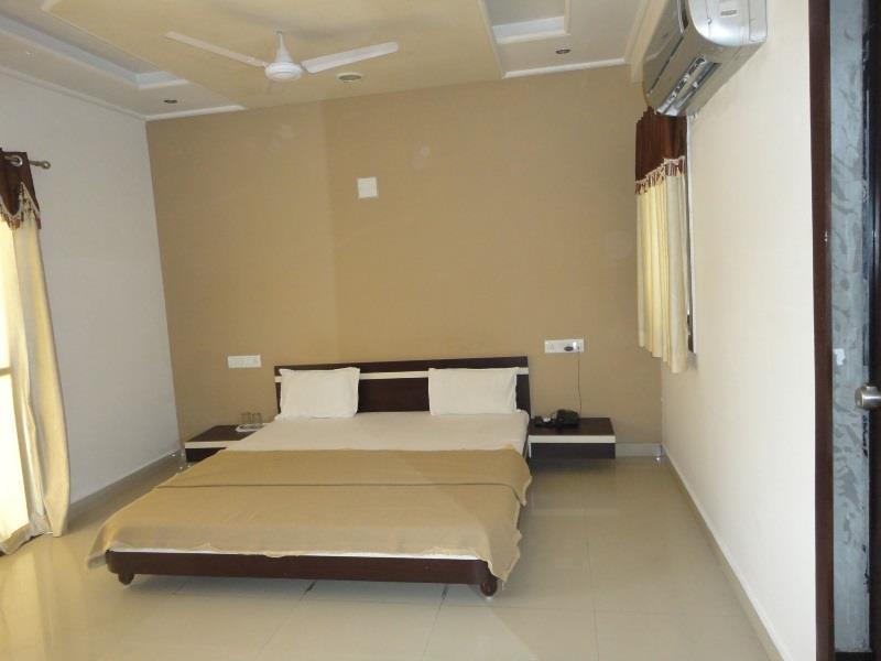 Hotel Rudra Plaza Dwārka Esterno foto