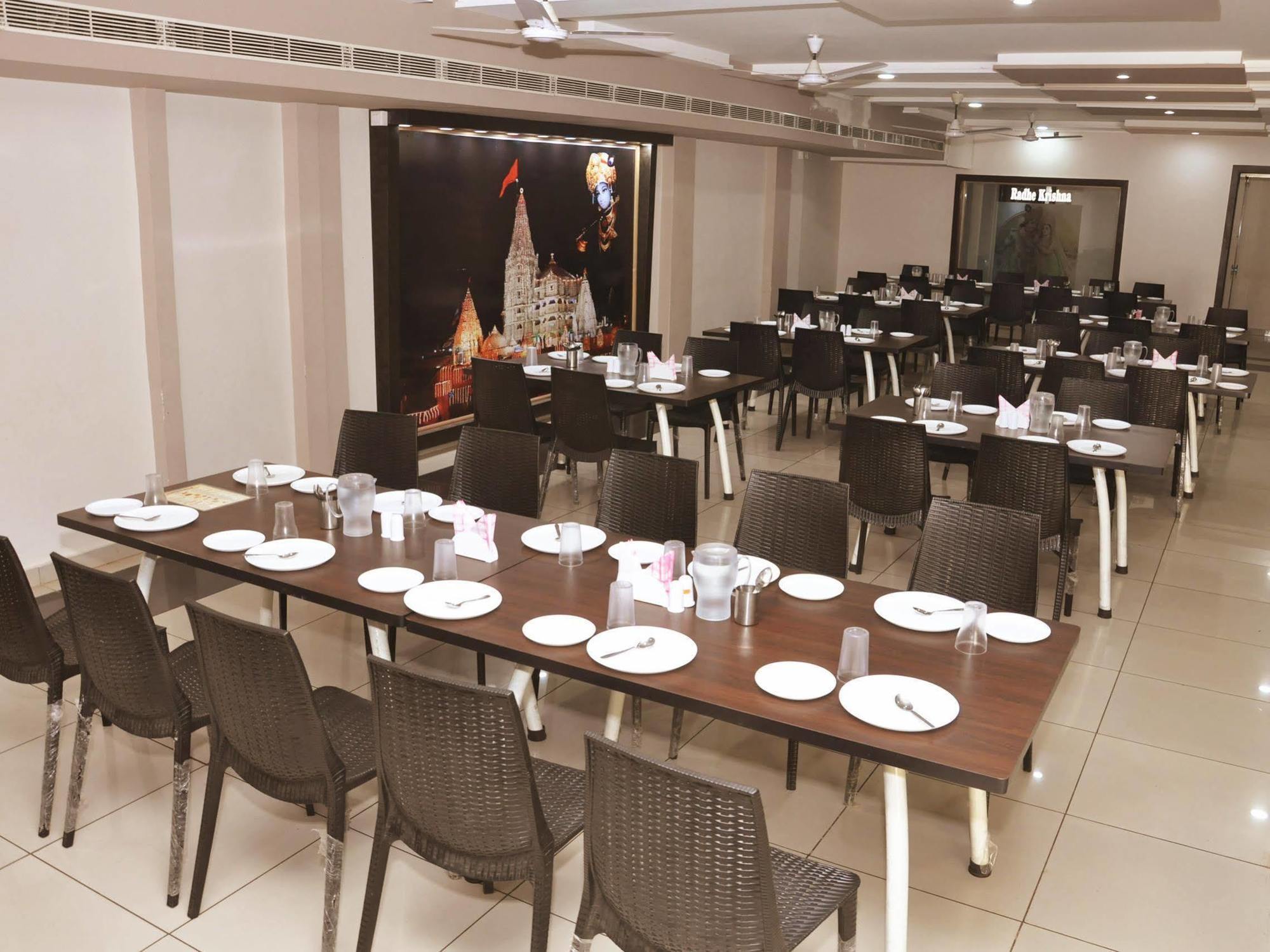 Hotel Rudra Plaza Dwārka Esterno foto
