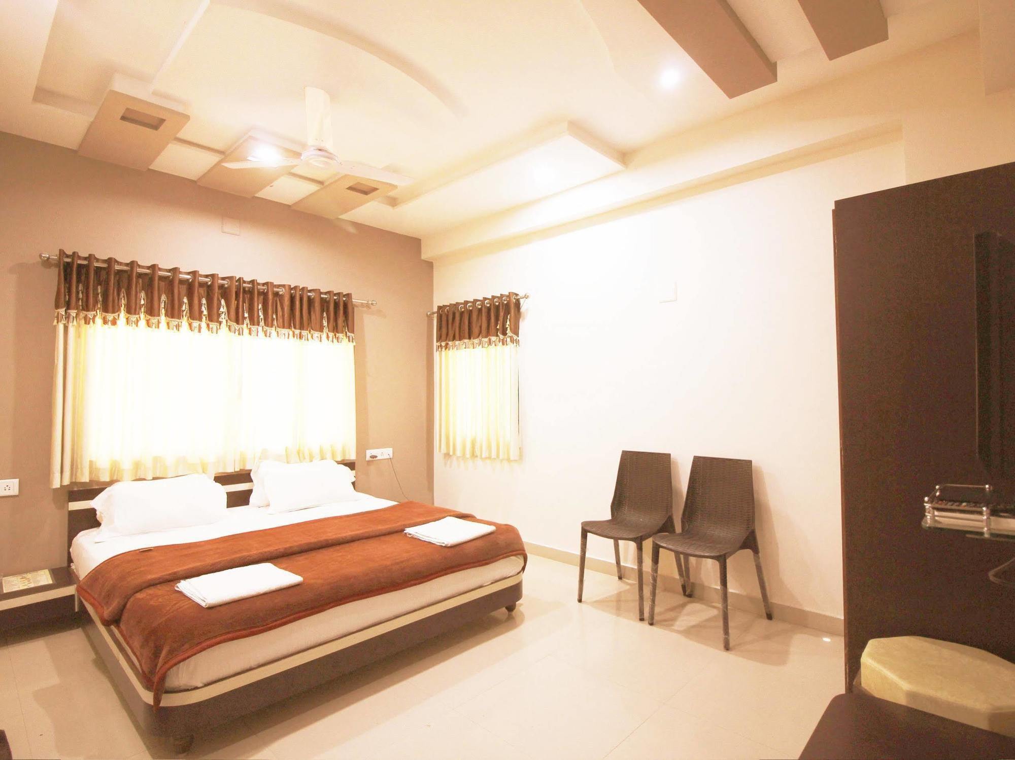 Hotel Rudra Plaza Dwārka Esterno foto