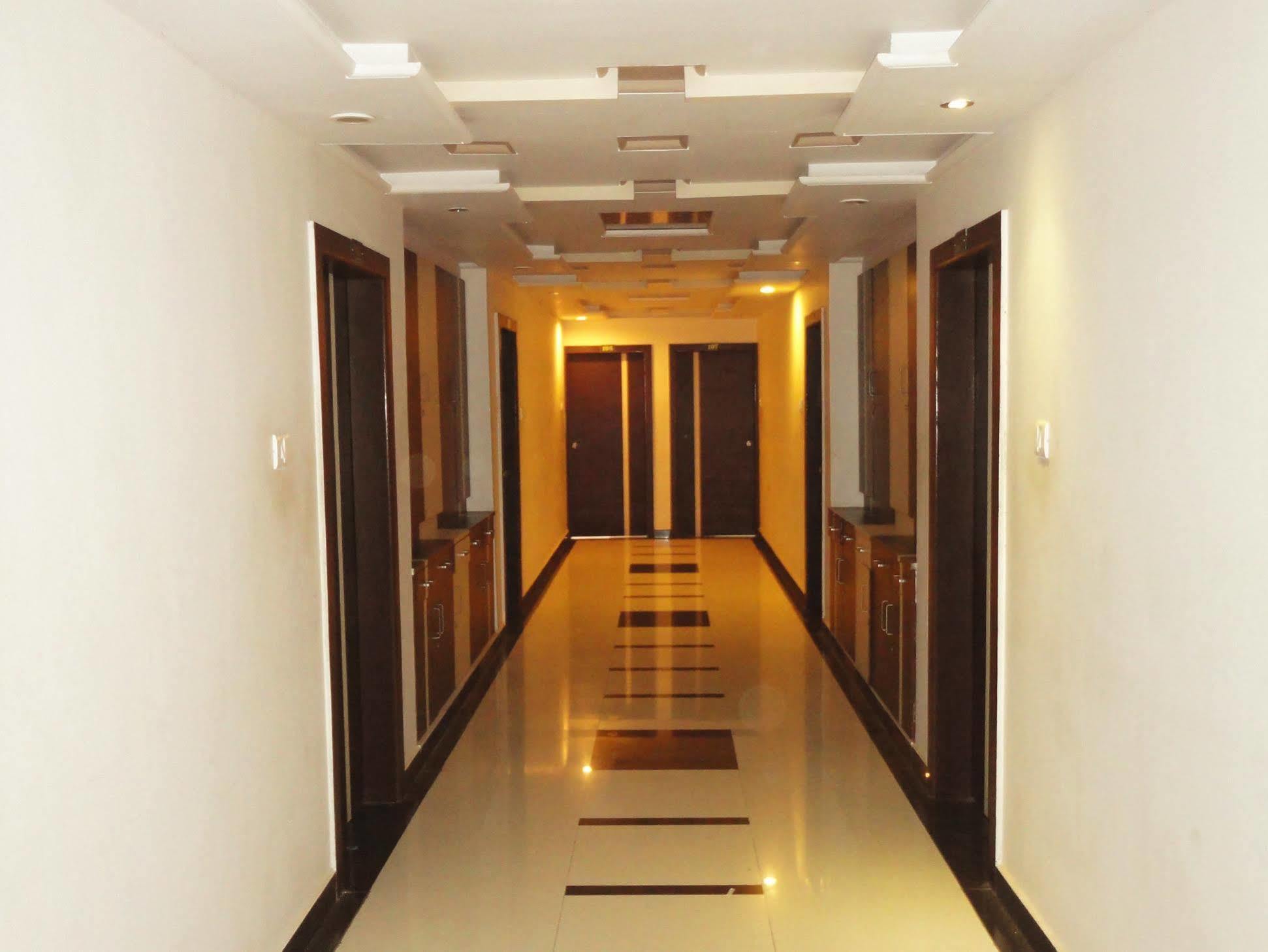 Hotel Rudra Plaza Dwārka Esterno foto